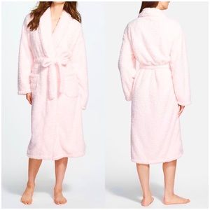 NWOT Giraffe at Home Chenille Robe